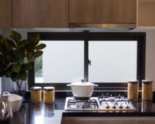 Nawiewniki okienne – klucz do zdrowego powietrza w domu