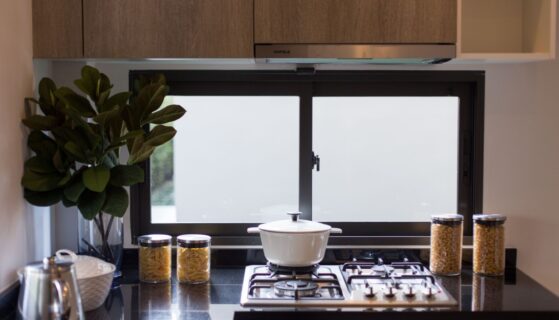 Nawiewniki okienne – klucz do zdrowego powietrza w domu